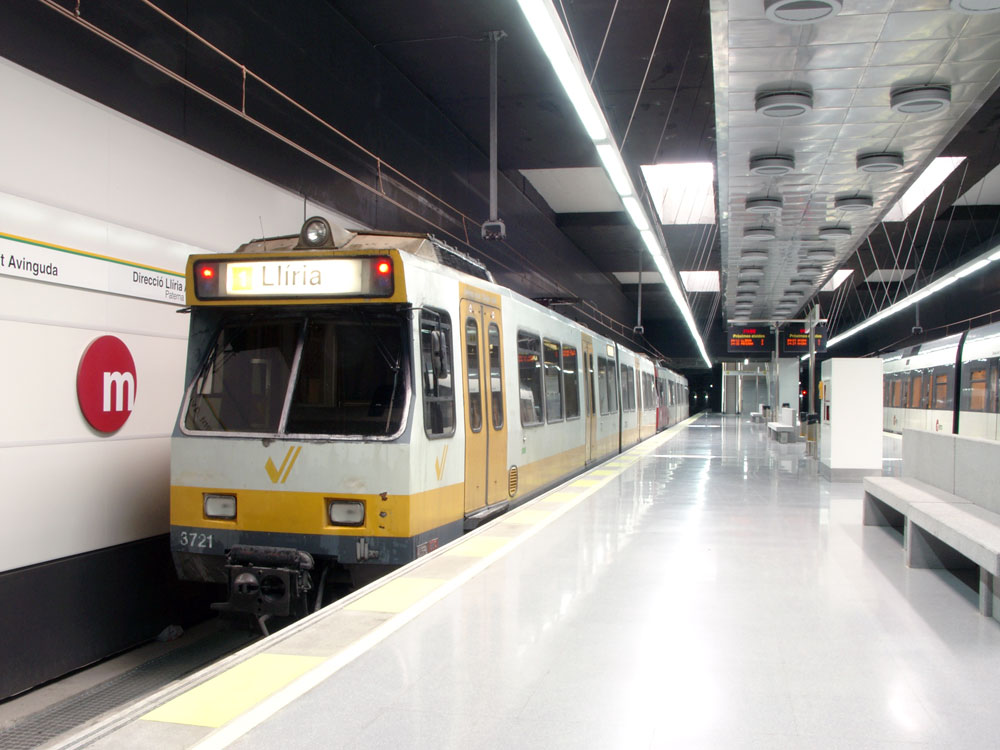 Valencia metro photo