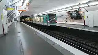 Paris metro video