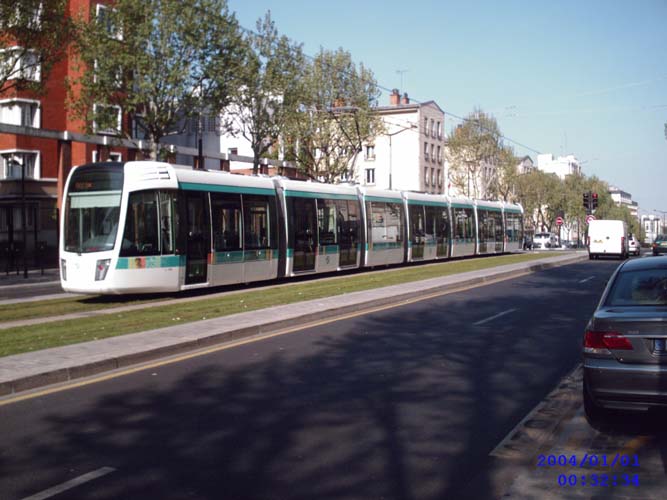 Paris tram photo