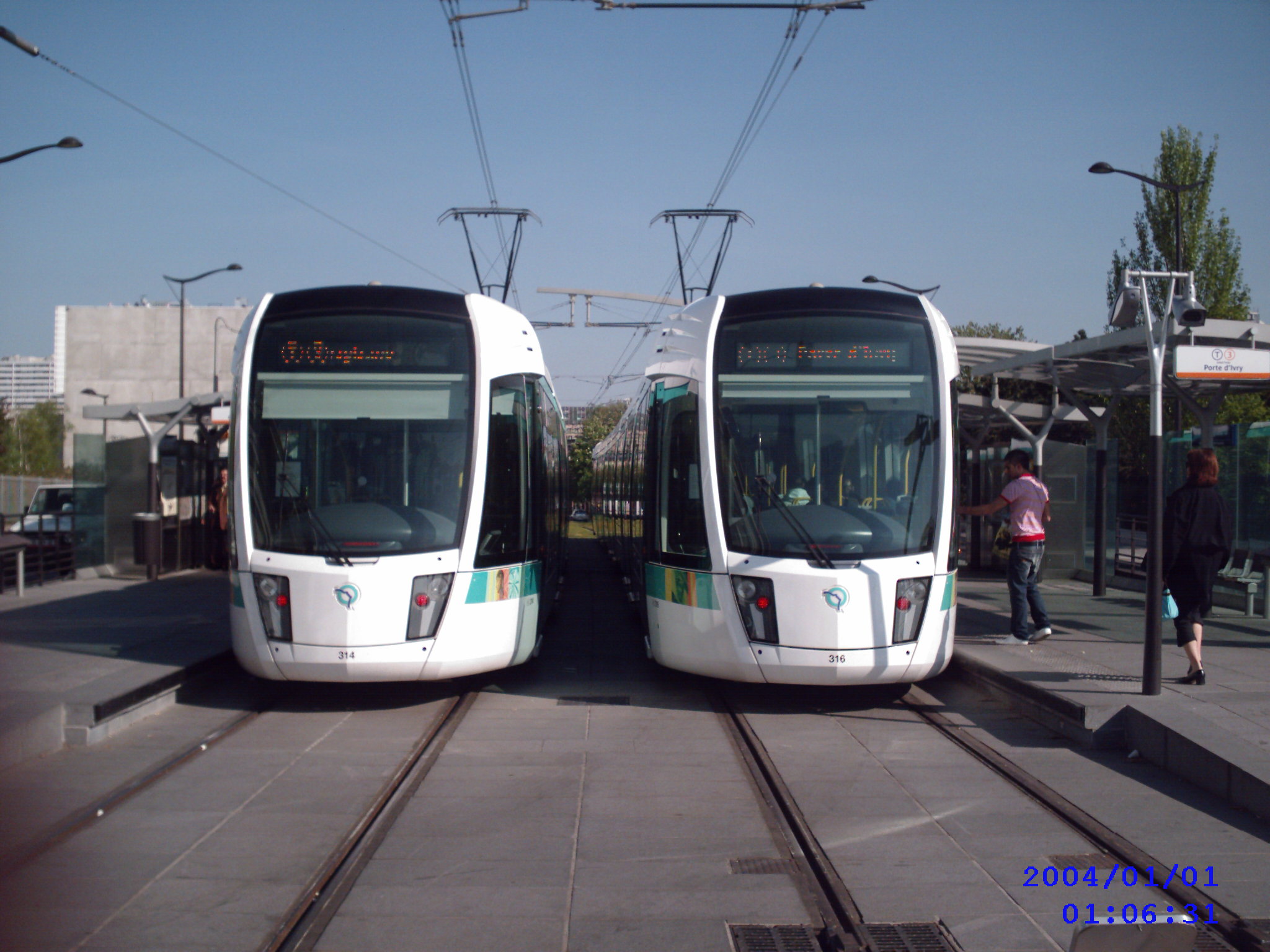 Paris Tram T3 photo