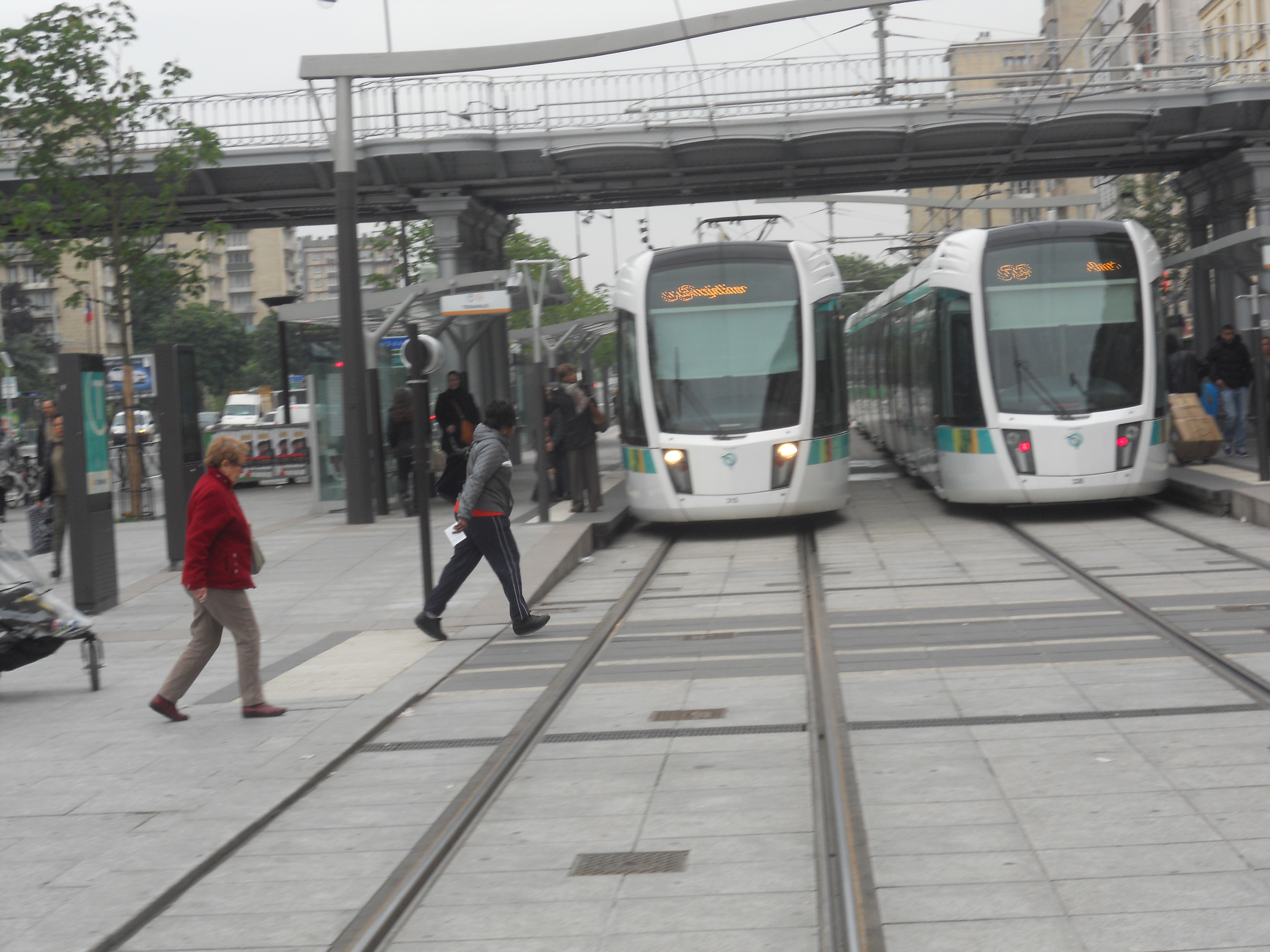 Paris tram photo