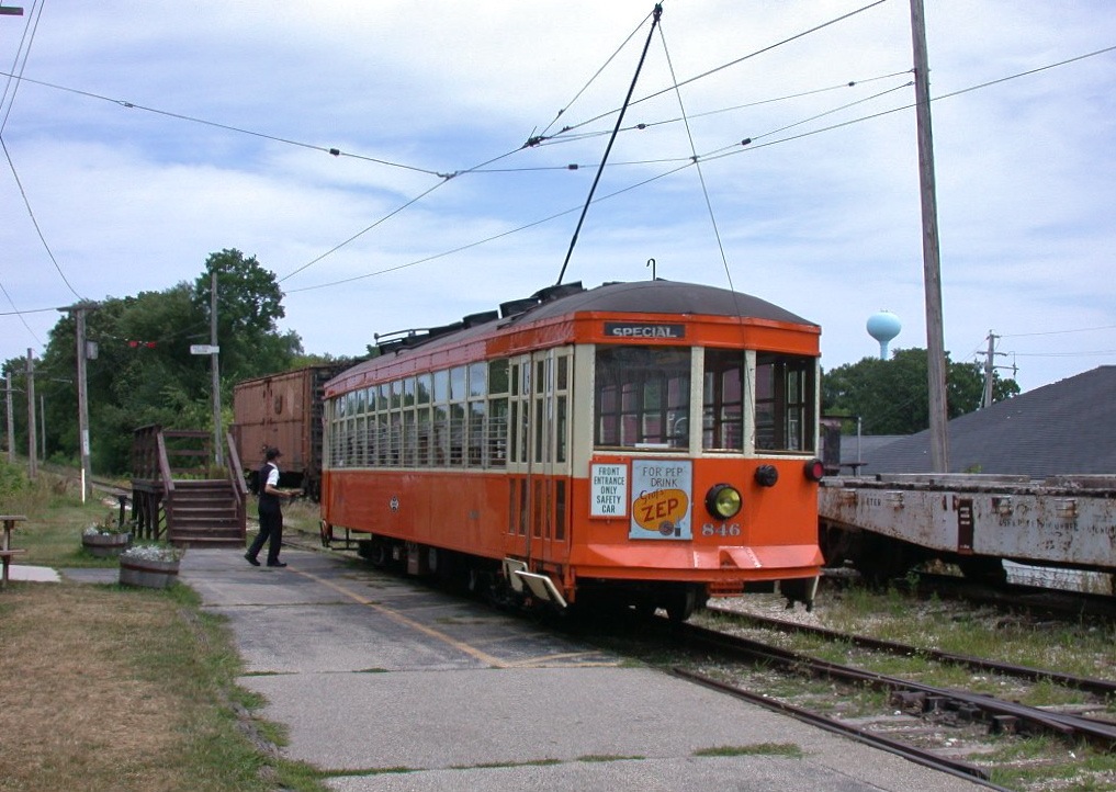 Milwaukee streetcar photo